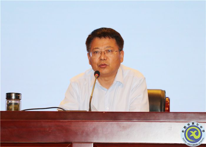 邓校.jpg 邓校.jpg