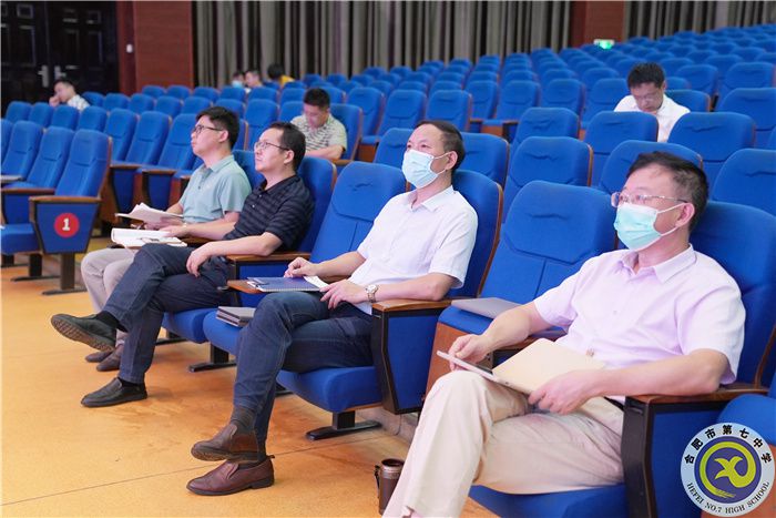 与会领导.jpg 与会领导.jpg