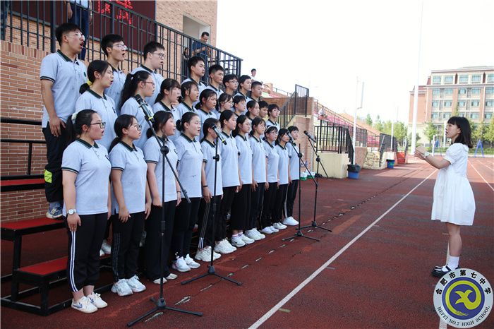 合唱团带来歌曲.jpg 合唱团带来歌曲.jpg