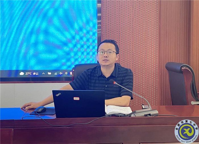 张永剑副校长讲话.jpg 张永剑副校长讲话.jpg