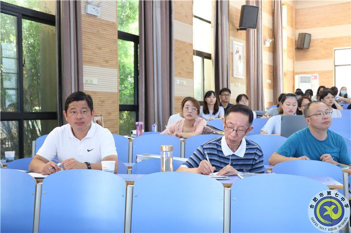 教研员.jpg 教研员.jpg