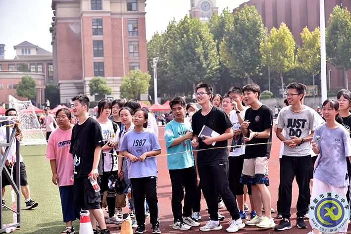 同学们.jpg 同学们.jpg