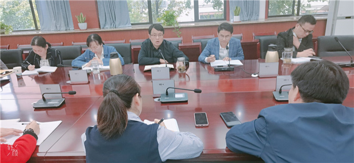 刘校.jpg 刘校.jpg