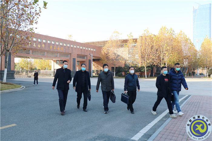 合力创建“平安校园”,精心铸造和谐校园(图1) 合力创建“平安校园”,精心铸造和谐校园(图1)