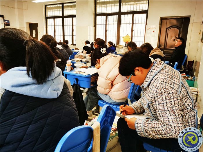 合肥七中高三政治组开展二轮复习研讨活动(图2) 合肥七中高三政治组开展二轮复习研讨活动(图2)