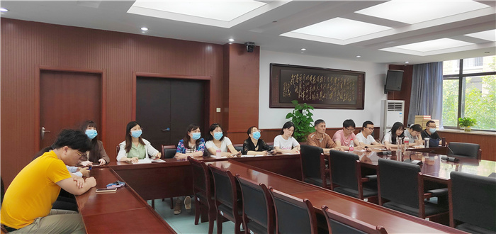 化学学科活动集中观摩现场 吴国权组长201现场组织.jpg