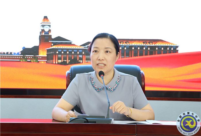 谢校.jpg 谢校.jpg