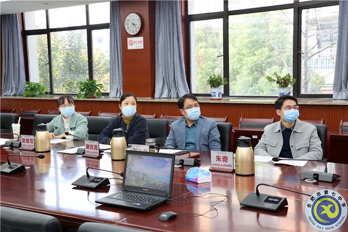 评委们.jpg 评委们.jpg