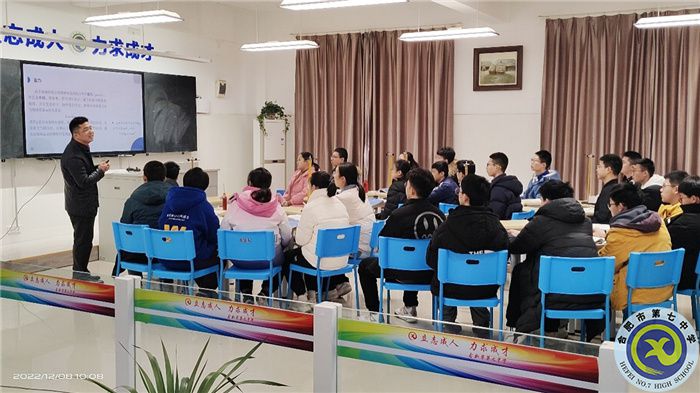 童有彩老师.jpg 童有彩老师.jpg