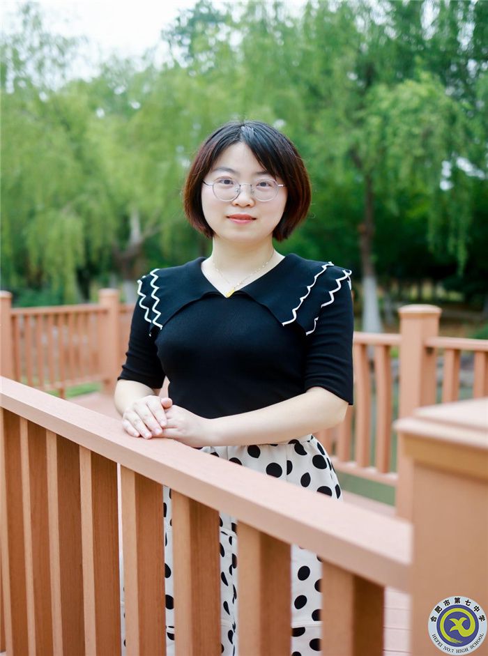 肖洋老师.jpg 肖洋老师.jpg