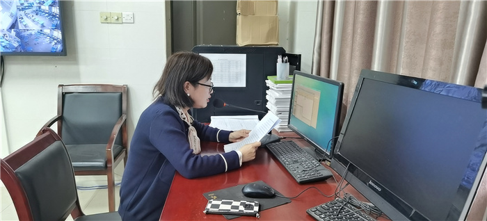 唐丽霞主任.jpg 唐丽霞主任.jpg