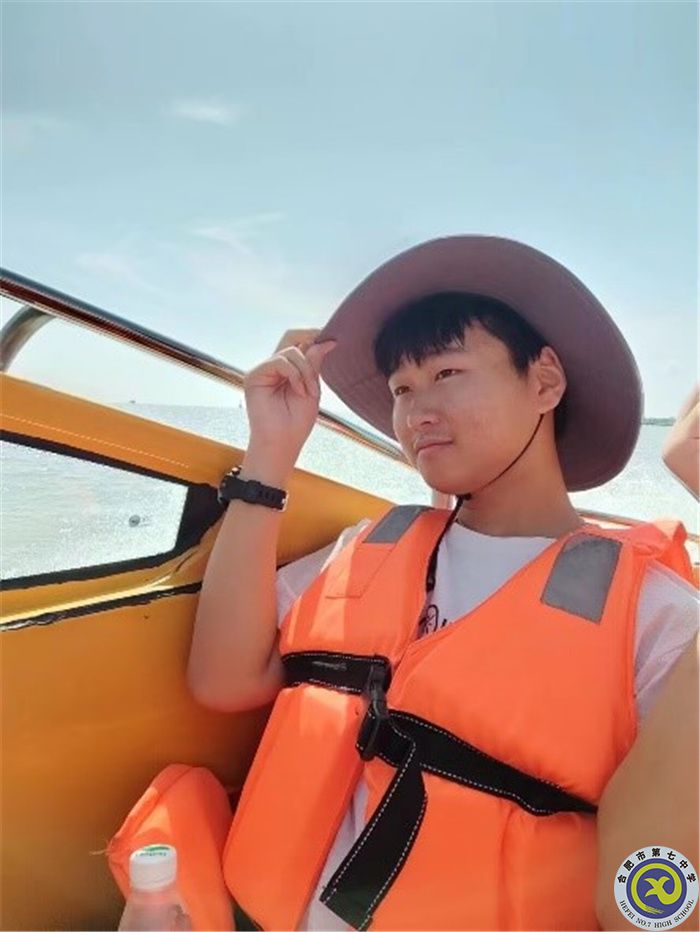 彭显志.jpg 彭显志.jpg