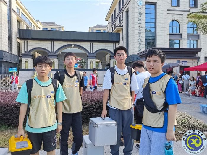 机器人省赛2.jpg 机器人省赛2.jpg