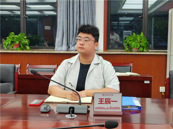 合肥七中高一年级组织家长代表座谈会(图2) 合肥七中高一年级组织家长代表座谈会(图2)