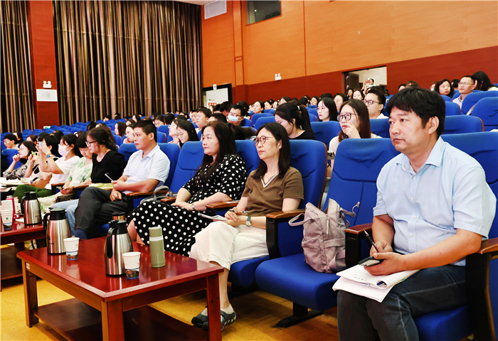 2023年合肥市高中英语新课程教学研讨活动在合肥七中成功举行(图2) 2023年合肥市高中英语新课程教学研讨活动在合肥七中成功举行(图2)