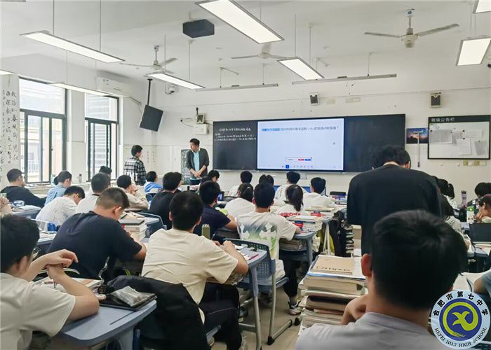 梁晋文.jpg 梁晋文.jpg