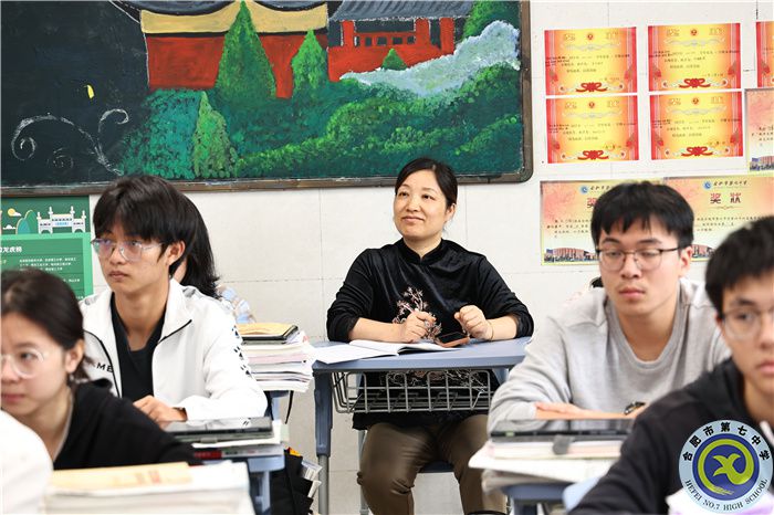 谢校听课.jpg 谢校听课.jpg