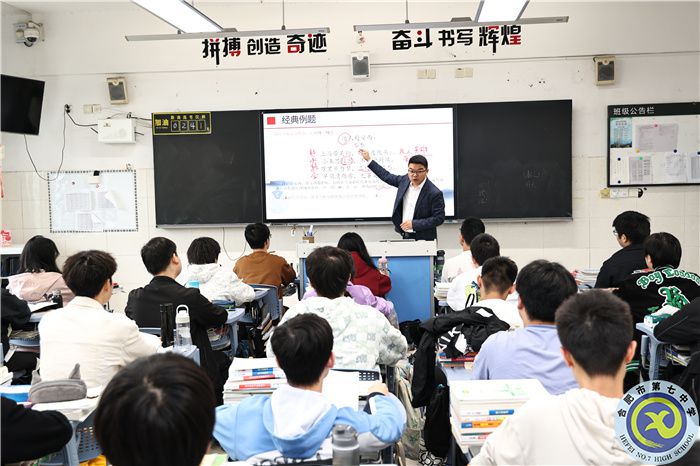 庄高兴1.jpg 庄高兴1.jpg