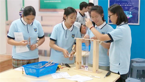 实验教学精品课2.jpg 实验教学精品课2.jpg