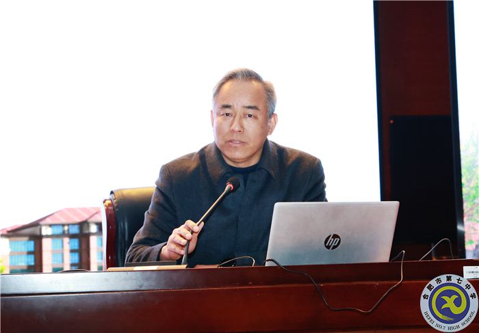 梁昌波.jpg 梁昌波.jpg