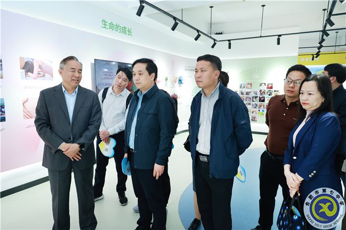 湖南省株洲市教育局考察团莅临合肥七中参观交流(图3) 湖南省株洲市教育局考察团莅临合肥七中参观交流(图3)