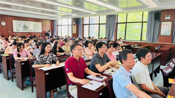 2025届高三全体教师大会.jpg 2025届高三全体教师大会.jpg