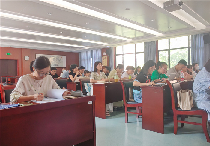 合肥七中新高一召开第一次班主任培训会(图4) 合肥七中新高一召开第一次班主任培训会(图4)