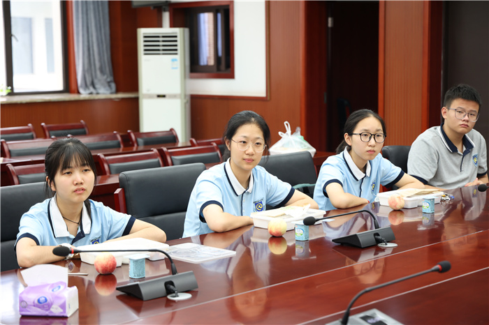 合肥七中举行2024年高三年级“校长午餐会”(图4) 合肥七中举行2024年高三年级“校长午餐会”(图4)