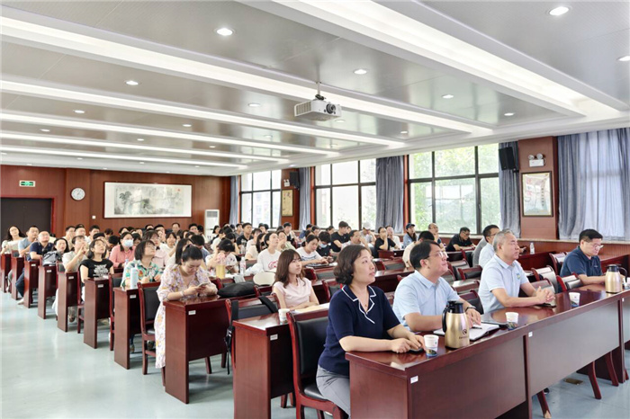 合肥七中2024-2025学年度第一学期高二开学工作会议(图1) 合肥七中2024-2025学年度第一学期高二开学工作会议(图1)