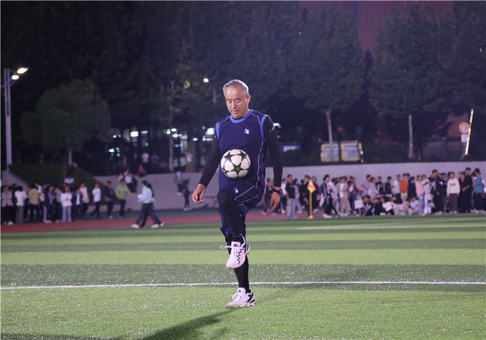 合肥七中2024年足球之夜师生足球友谊赛(图3) 合肥七中2024年足球之夜师生足球友谊赛(图3)