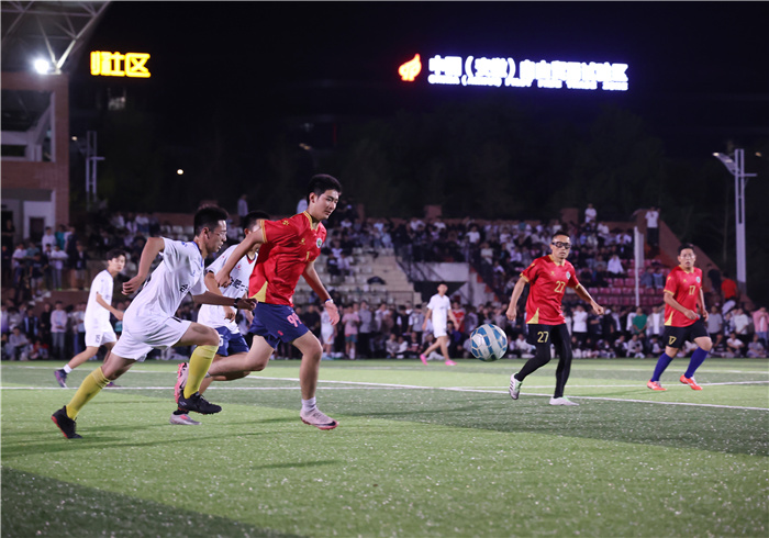 合肥七中2024年足球之夜师生足球友谊赛(图7) 合肥七中2024年足球之夜师生足球友谊赛(图7)