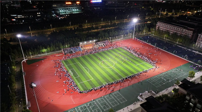 师生足球友谊赛.jpg 师生足球友谊赛.jpg