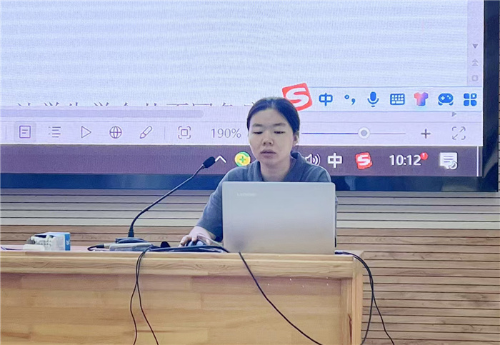 刘老师.jpg 刘老师.jpg