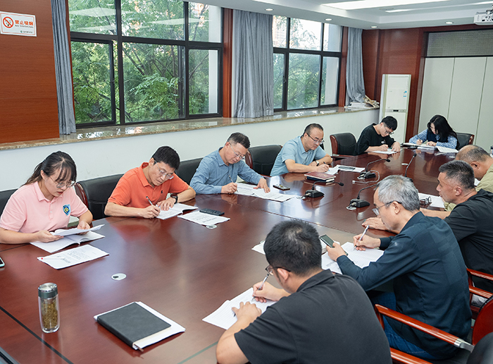 合肥七中行政党支部专题学习党的二十届三中全会精神(图2) 合肥七中行政党支部专题学习党的二十届三中全会精神(图2)