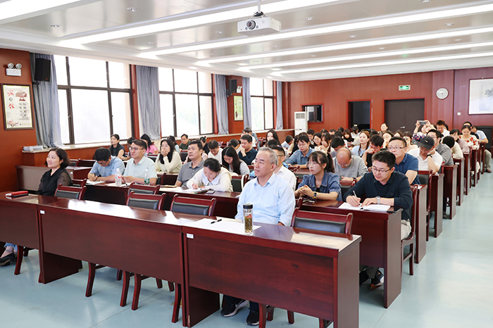 合肥七中开展2024-2025学年“青蓝工程”启动会(图2) 合肥七中开展2024-2025学年“青蓝工程”启动会(图2)