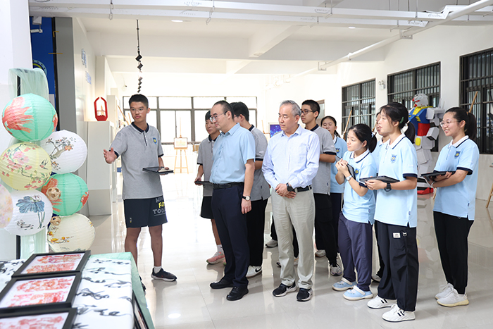 合肥七中举办清廉主题艺术展(图3) 合肥七中举办清廉主题艺术展(图3)