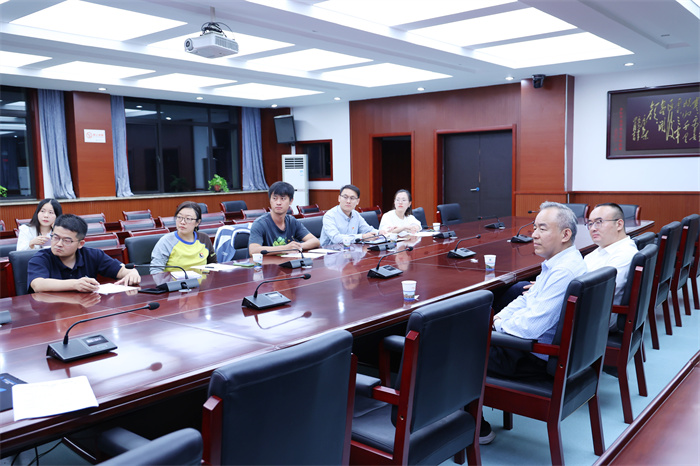 合肥七中举办“举旗帜 ·送理论”微宣讲比赛(图2) 合肥七中举办“举旗帜 ·送理论”微宣讲比赛(图2)