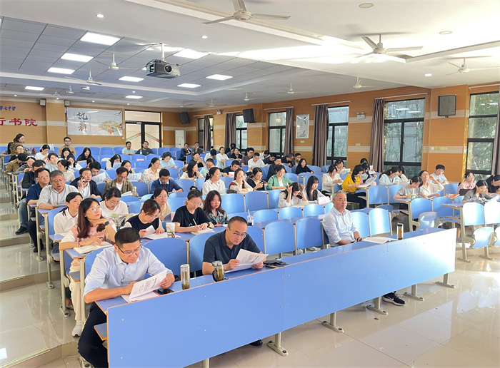高三学情分析会1.jpg 高三学情分析会1.jpg