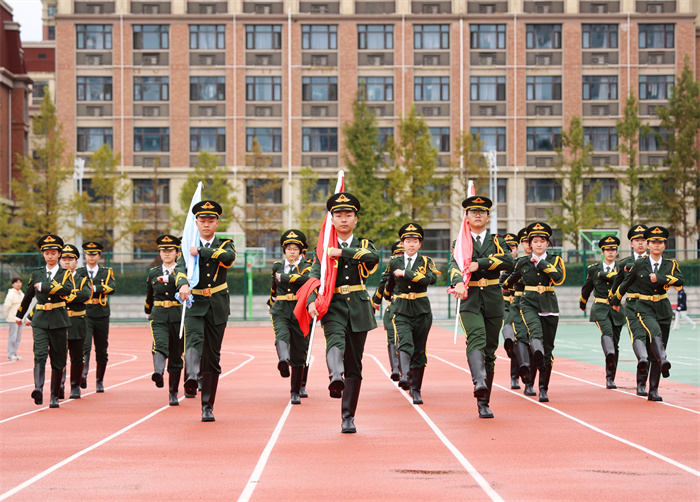 升旗仪式1.jpg 升旗仪式1.jpg