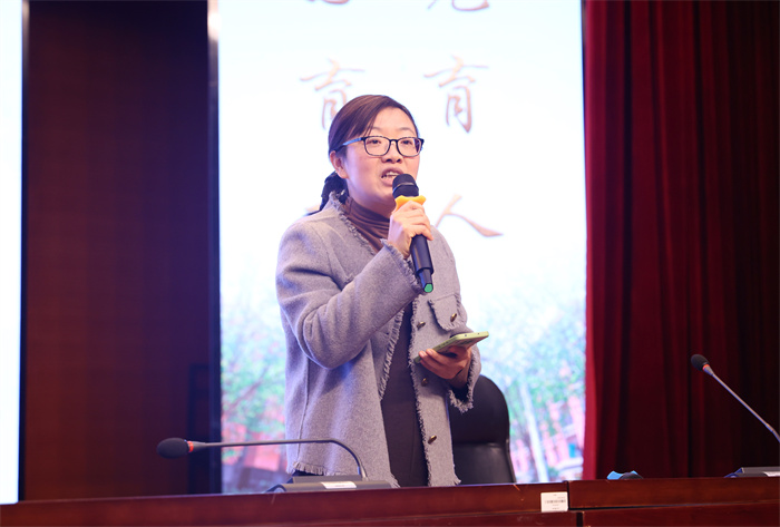 合肥七中召开“我与家长共育人”家庭教育讲座(图2) 合肥七中召开“我与家长共育人”家庭教育讲座(图2)