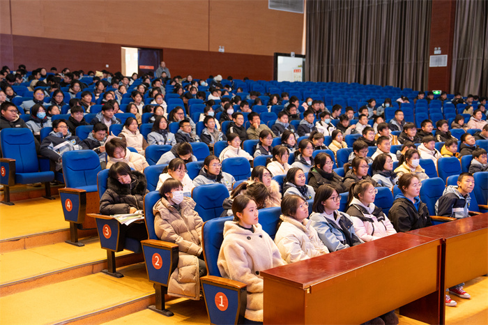 合肥七中召开“桃蹊大讲堂”第七讲之“智慧农业”专题讲座(图5) 合肥七中召开“桃蹊大讲堂”第七讲之“智慧农业”专题讲座(图5)