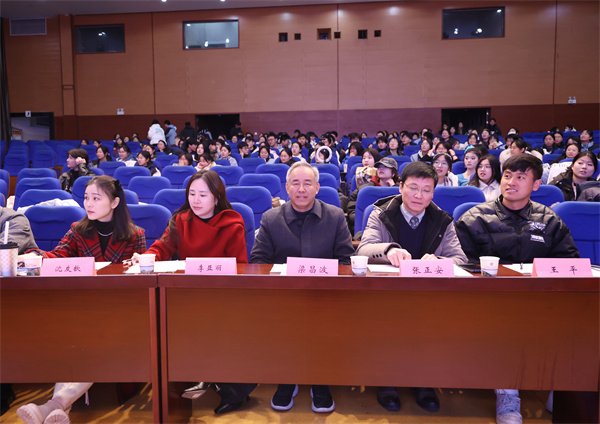 合肥七中首届“桃蹊杯 ”校园舞蹈大赛圆满落幕(图2) 合肥七中首届“桃蹊杯 ”校园舞蹈大赛圆满落幕(图2)