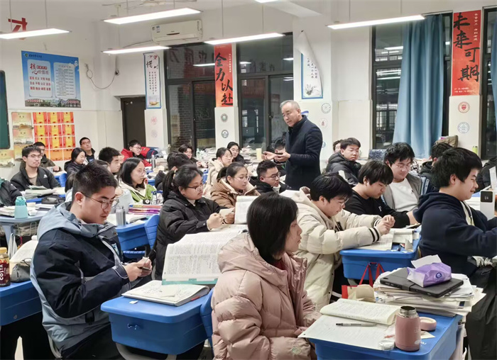 合肥七中2025届高三年级辞旧迎新系列活动(二)(图1) 合肥七中2025届高三年级辞旧迎新系列活动(二)(图1)