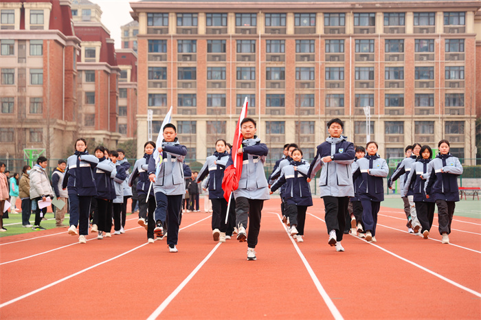 合肥七中2024-2025学年第二学期第一次升旗仪式暨开学第一课(图3) 合肥七中2024-2025学年第二学期第一次升旗仪式暨开学第一课(图3)