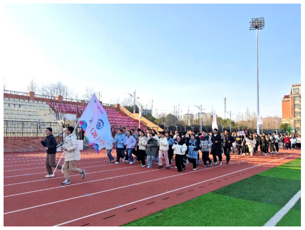 春日跑步强体魄 蓄力迎战新征程(图2) 春日跑步强体魄 蓄力迎战新征程(图2)