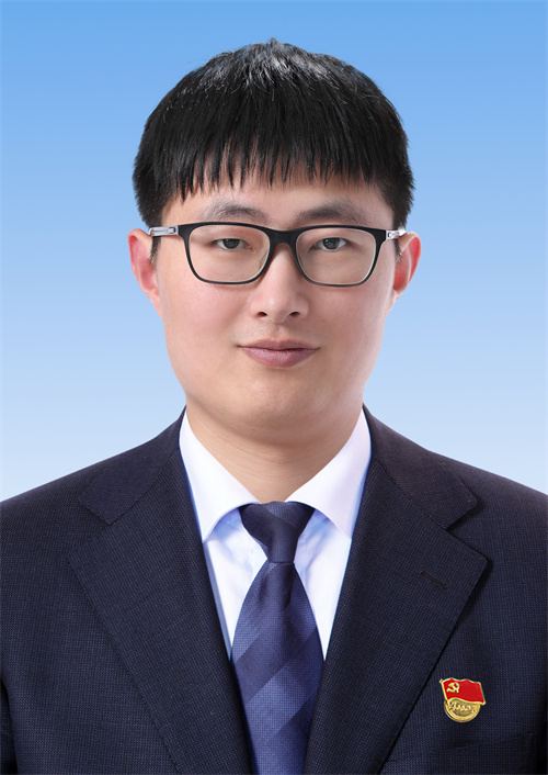 徐鹏飞 政教处副主任.jpg 徐鹏飞 政教处副主任.jpg