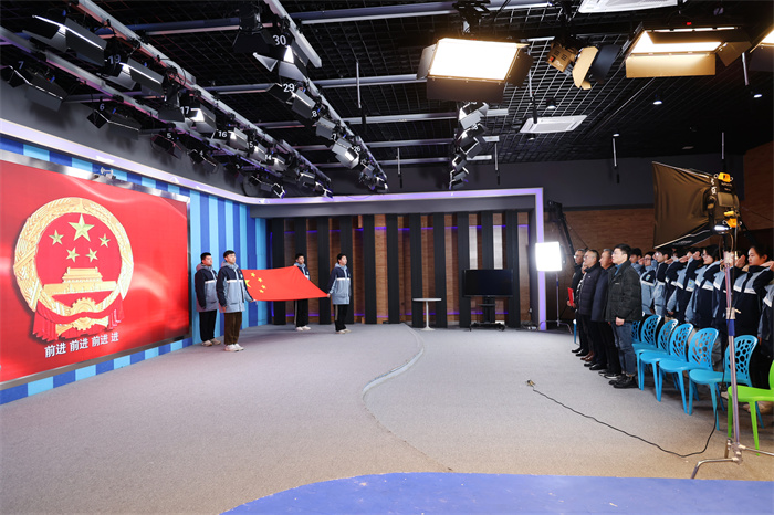 合肥七中举行2024-2025学期第二学期第三次升旗仪式暨行为习惯养成教育月启动仪式(图2) 合肥七中举行2024-2025学期第二学期第三次升旗仪式暨行为习惯养成教育月启动仪式(图2)