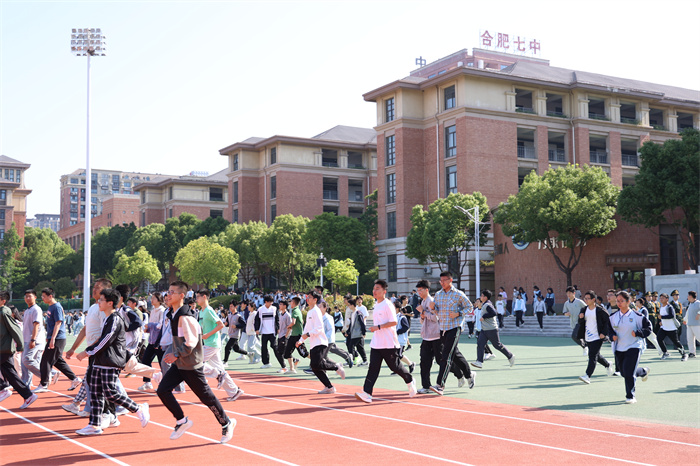 筑牢安全防线 厚植爱国情怀(图1) 筑牢安全防线 厚植爱国情怀(图1)
