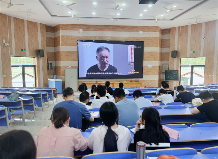 合肥七中第二党支部召开全体党员大会(图1)