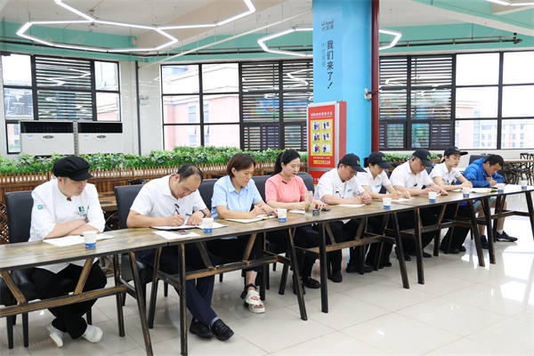 合肥七中召开膳食委员会会议(图2) 合肥七中召开膳食委员会会议(图2)